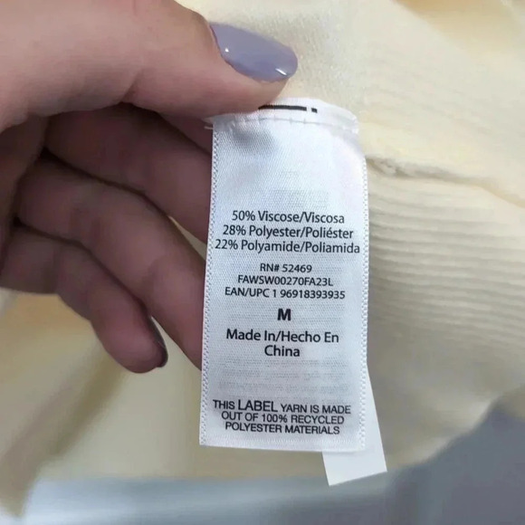 Free Assembly Women's Turtle Neck - Picture 5 of 9